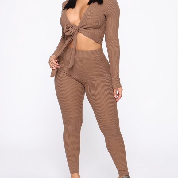 Fashion Nova Pants - Fashion nova leggings set